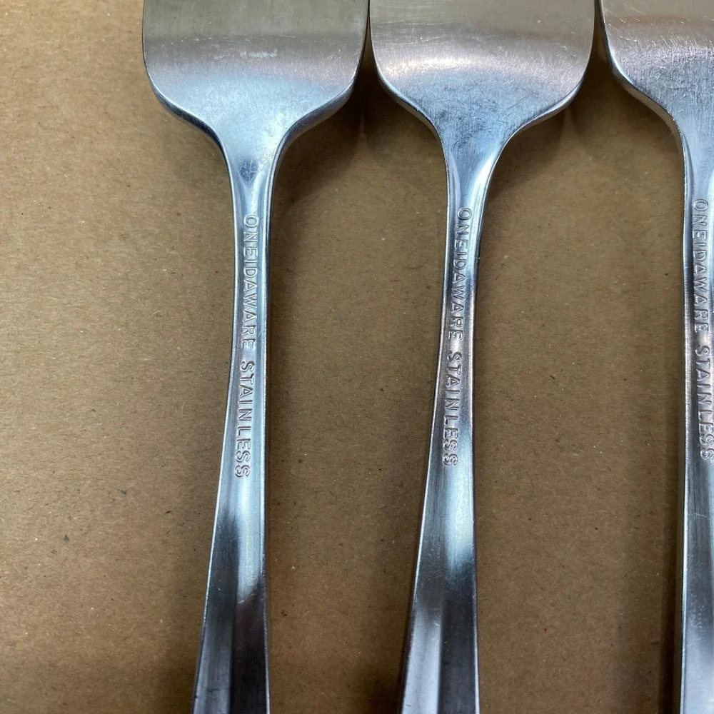 Oneida Oneidaware Stainless Steel Salad Forks Set of 10 Silver Heart Base 6